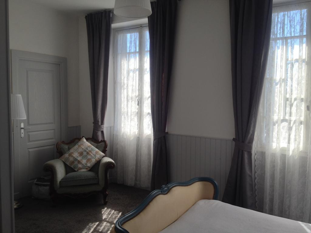 Le Petit Dragon Rouge Hotel Miers Room photo